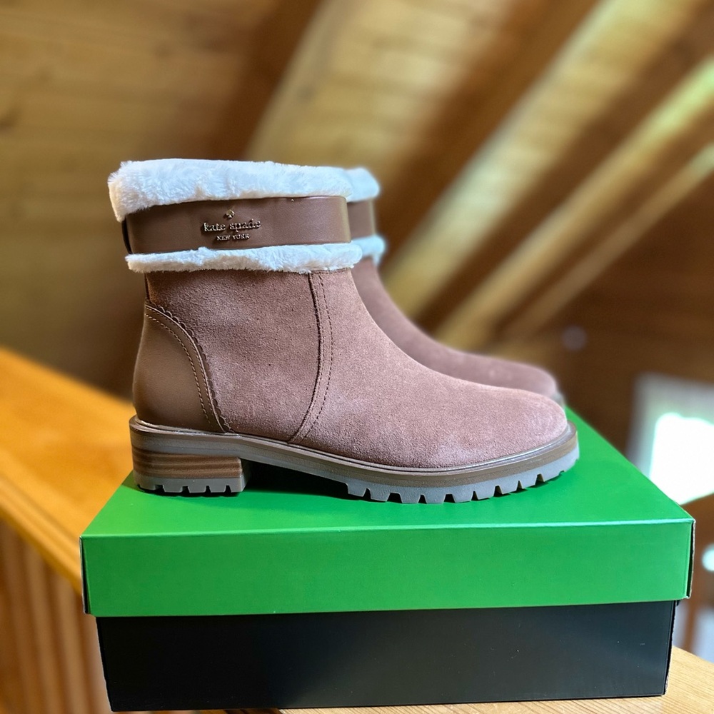 Kate Spade Tan Suede Boots with White Fur. Womens size 6.5